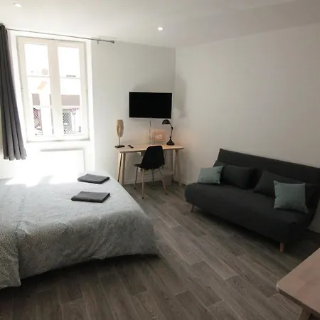 Jolis Appartements Au Coeur De Clermont Ferrand - Proche Jaude - Wifi Et Netflix Exterior photo