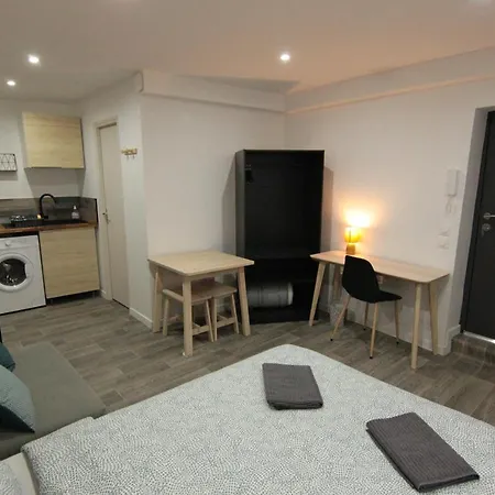 Jolis Appartements Au Coeur De Clermont Ferrand - Proche Jaude - Wifi Et Netflix Exterior photo