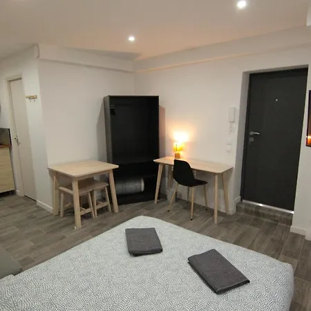 Jolis Appartements Au Coeur De Clermont Ferrand - Proche Jaude - Wifi Et Netflix Exterior photo